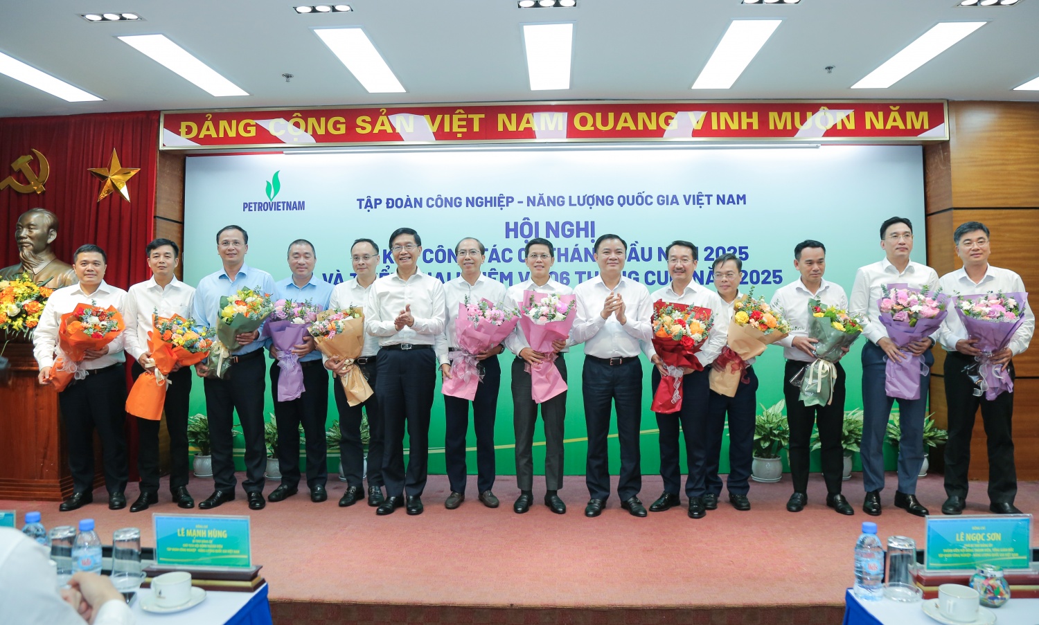 Petrovietnam biểu dương các đơn vị xuất sắc trong sản xuất kinh doanh 6 tháng đầu năm