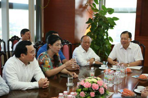 Bàn giao nhiệm vụ Chủ tịch HĐTV và Bí thư Đảng ủy Tập đoàn Dầu khí Quốc gia Việt Nam 