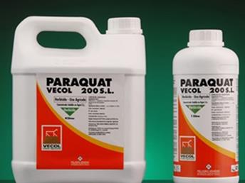 Bộ NNPTNT quyết định loại trừ thuốc bảo vệ thực vật chứa hoạt chất 2.4 D và Paraquat khỏi danh mục cho phép