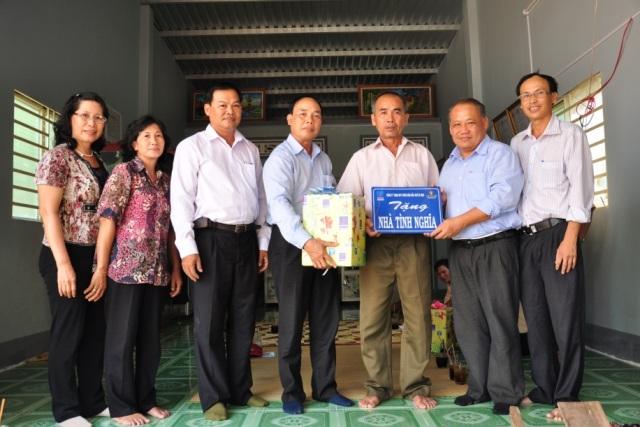 Khánh thành và bàn giao nhà tình nghĩa tại An Giang