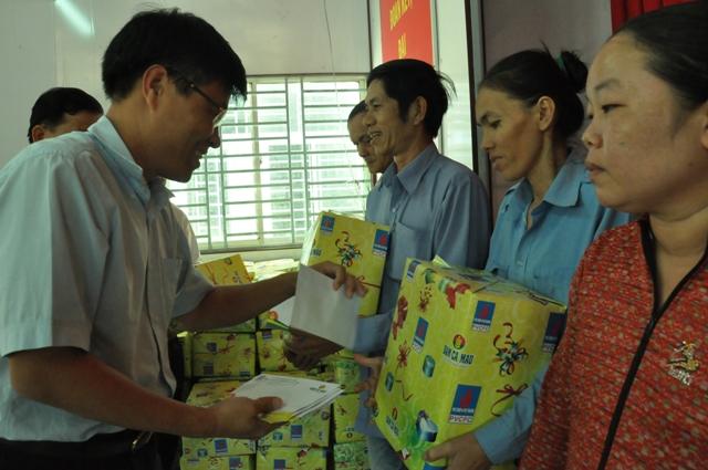 PVCFC tổ chức tặng quà Tết tại Cà Mau và Cần Thơ