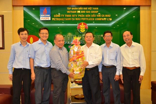Lãnh đạo UBND tỉnh Cà Mau đến thăm và chúc Tết PVCFC