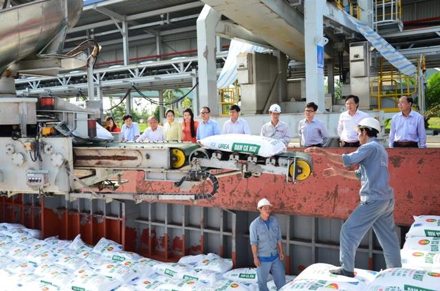 Đạm Cà Mau bán hàng đầu năm