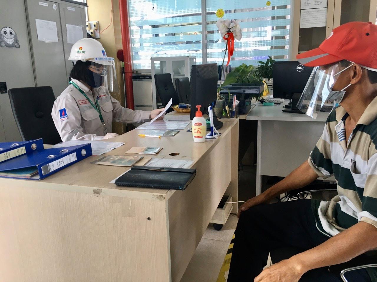 An Tâm Làm Việc - Ngăn Dịch Hiệu Quả Với Mặt Nạ Chống Covid - 19