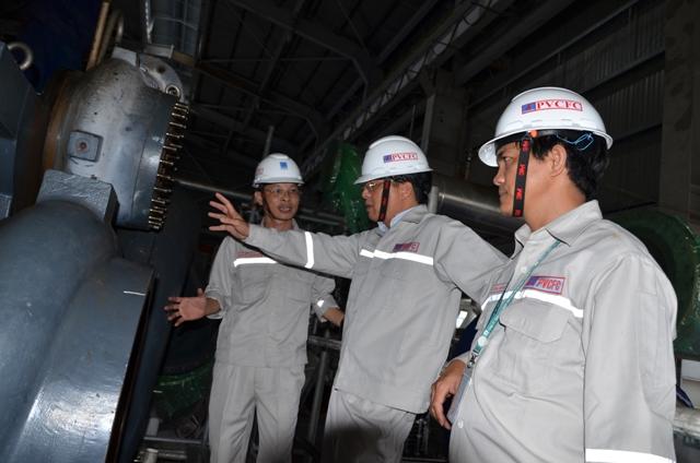 Tổng Giám đốc PVCFC Bùi Minh Tiến kiểm tra công tác bảo dưỡng tại nhà máy Đạm Cà Mau