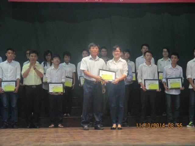 21 sinh viên Đại học Bách khoa Hà Nội xuất sắc nhận học bổng Đạm Cà Mau – Hạt Ngọc Mùa Vàng