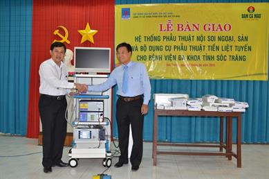 Bàn giao thiết bị y tế tại Sóc Trăng