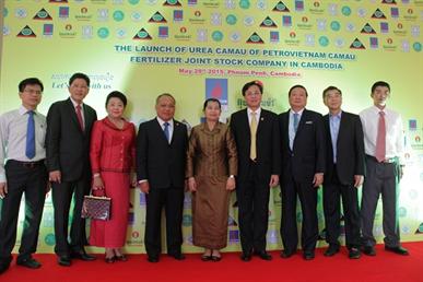 Lễ ra mắt sản phẩm Đạm Cà Mau – Hạt Ngọc Mùa Vàng tại Campuchia