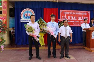 Phó Tổng Giám đốc PVCFC Nguyễn Đức Hạnh dự khai giảng năm học mới tại trường   tiểu học Nguyễn Văn Trỗi