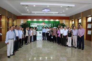 Cán bộ hưu trí Ban Dầu mỏ Khí đốt thăm Đất Mũi