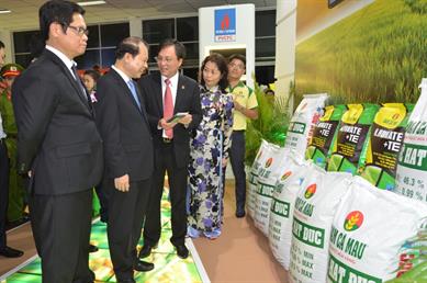 Đạm Cà Mau tài trợ chính cho Hội chợ Agrotex