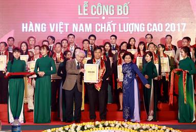 Đạm Cà Mau cất cánh cùng hàng Việt