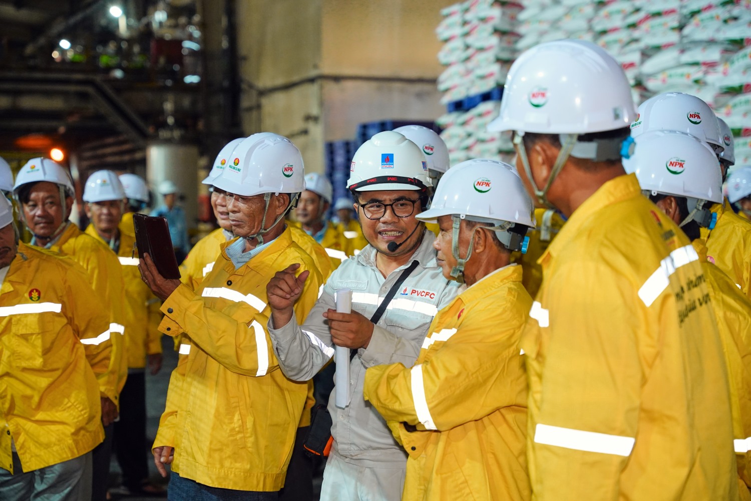 “Tham quan nhà máy – Gặt hái mùa vàng 2025”: Phân Bón Cà Mau tiếp tục hành trình kết nối nhà nông