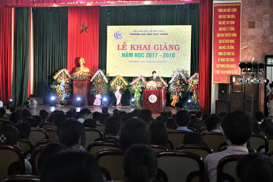 Đạm Cà Mau hỗ trợ 200 triệu học bổng cho ĐH Quy Nhơn nhân dịp khai giảng