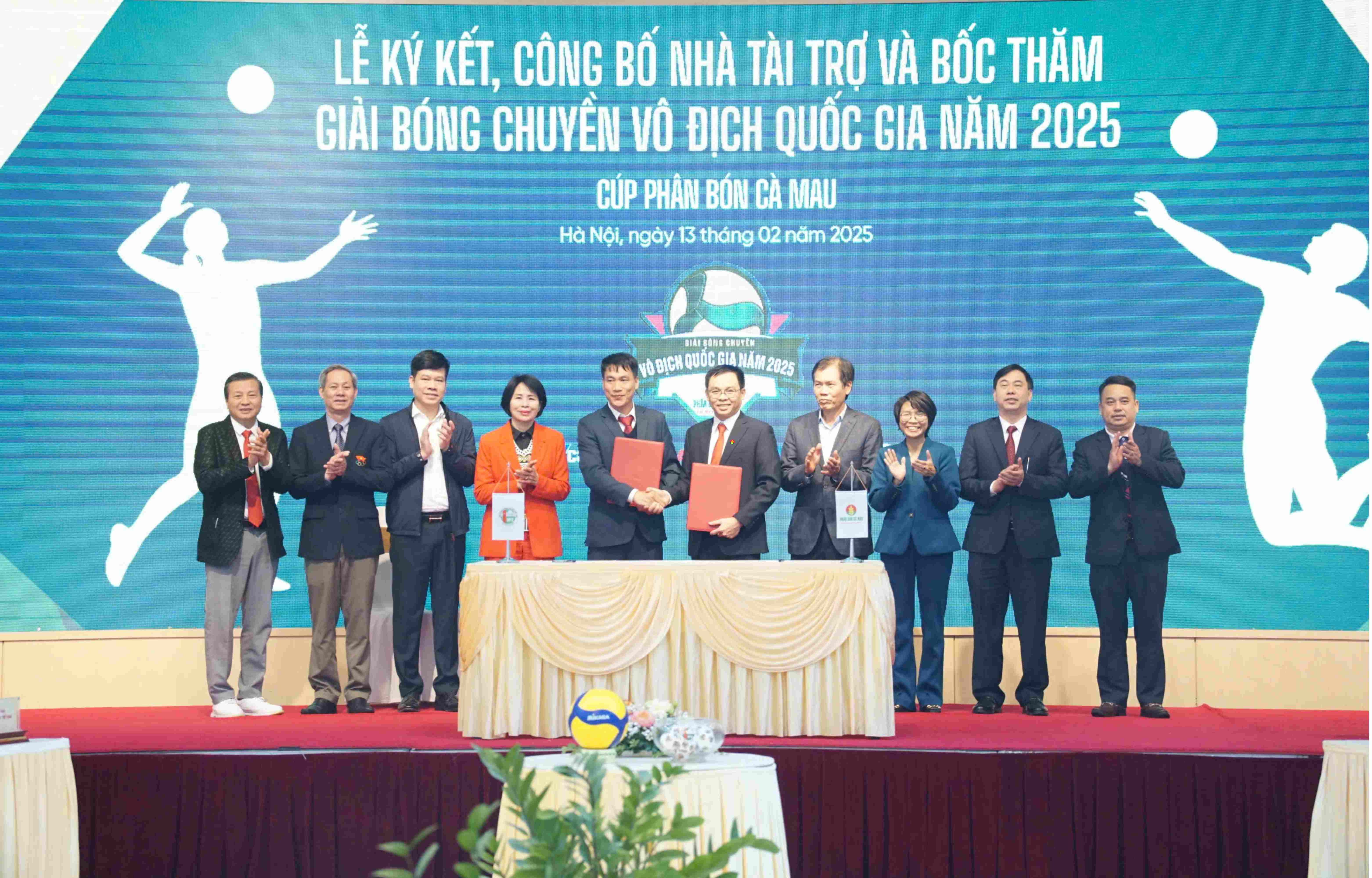 Phân Bón Cà Mau – Nhà tài trợ kim cương giải bóng chuyền vô địch Quốc gia 2025