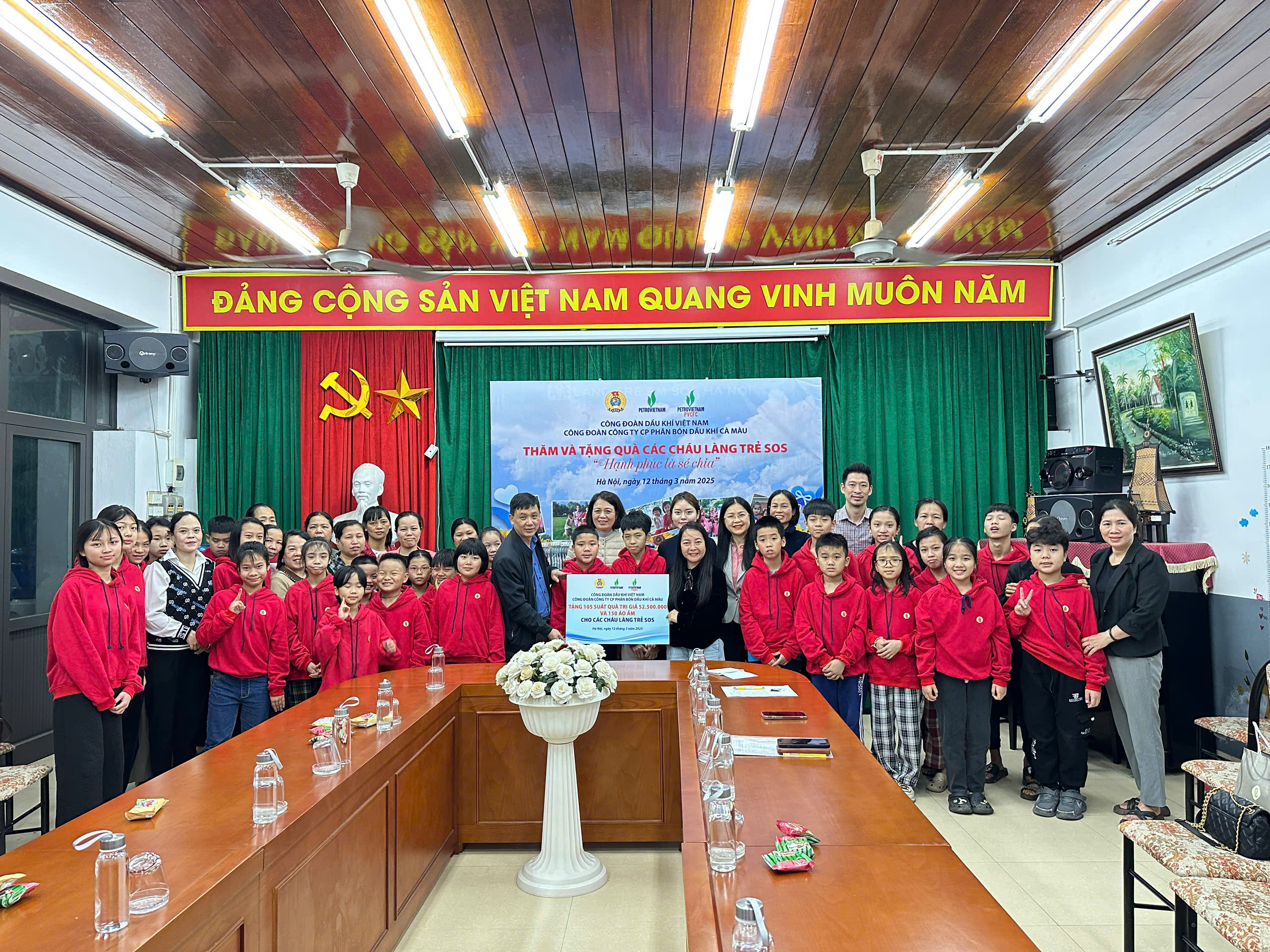Ấm áp nghĩa tình trong hành trình an sinh tại làng trẻ SOS Hà Nội và tỉnh Điện Biên